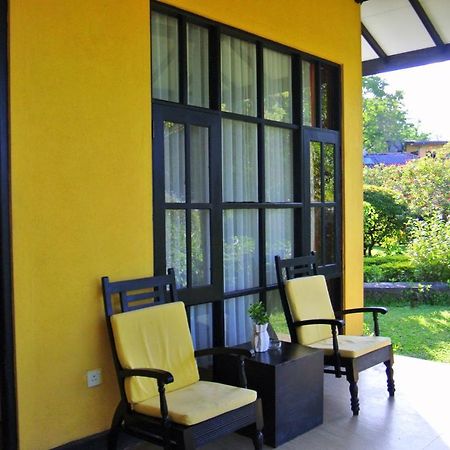 Flower Garden Lake Resort Tissamaharama Dış mekan fotoğraf