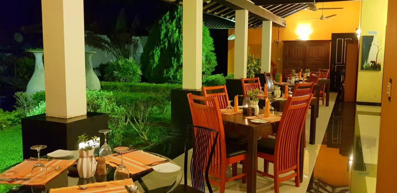 Flower Garden Lake Resort Tissamaharama Dış mekan fotoğraf