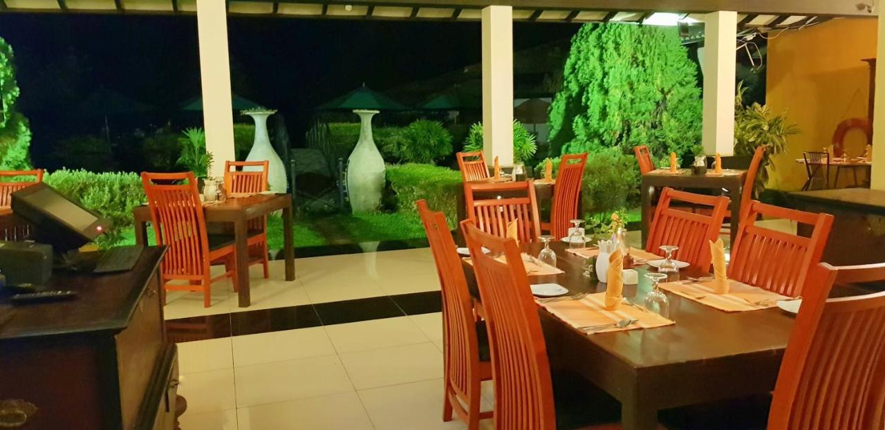 Flower Garden Lake Resort Tissamaharama Dış mekan fotoğraf