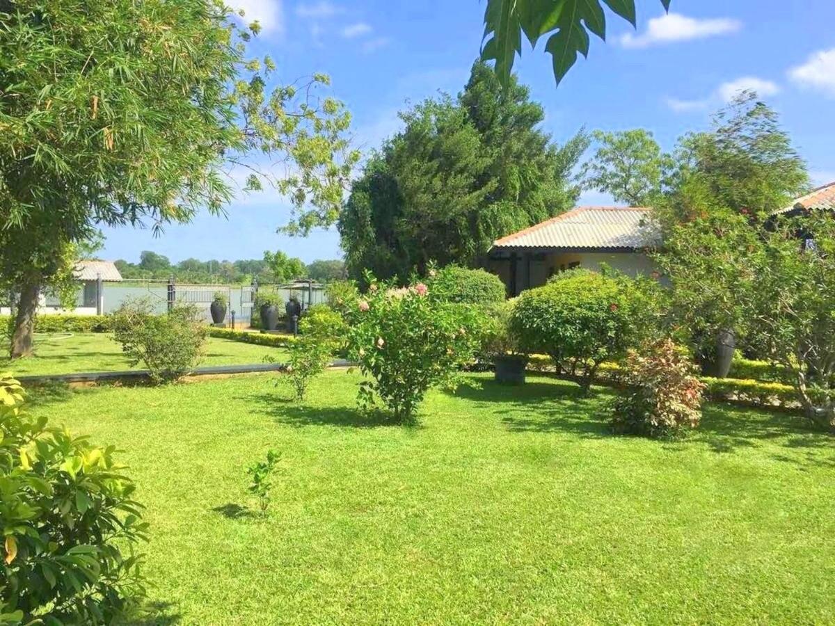 Flower Garden Lake Resort Tissamaharama Dış mekan fotoğraf